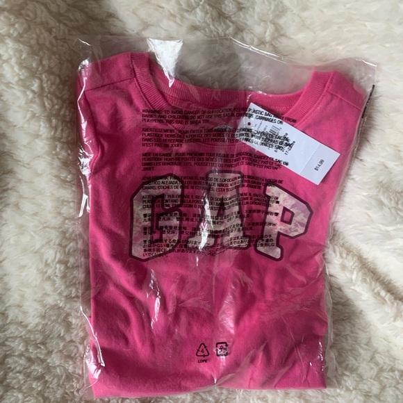 NWT Baby GAP Pink Long Sleeve Basic Logo Shirt - Size 6 to 12 Months - Picture 2 of 2